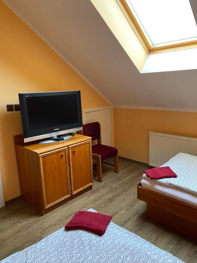 Restaurace U Vlkové Hotel Kamenice Esterno foto