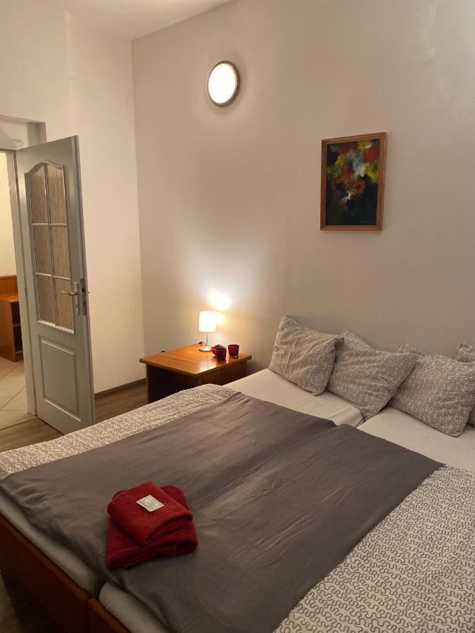 Restaurace U Vlkové Hotel Kamenice Esterno foto
